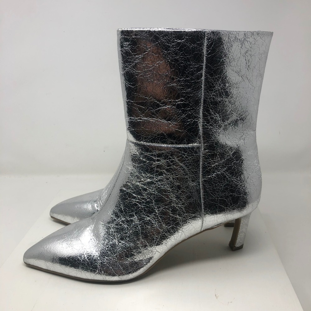 DV Dolce Vita Gradie Boots Womens 9.5 Silver Metallic Crackle Point Kitten Heel